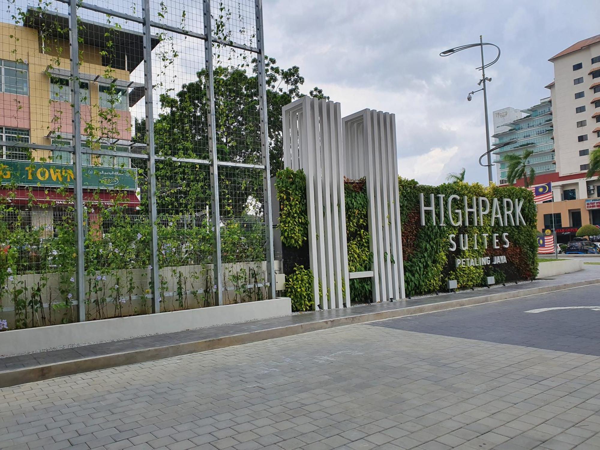 Highpark Suites In Petaling Jaya, Kelana Jaya By Plush Kampong Baharu Sungai Way Esterno foto