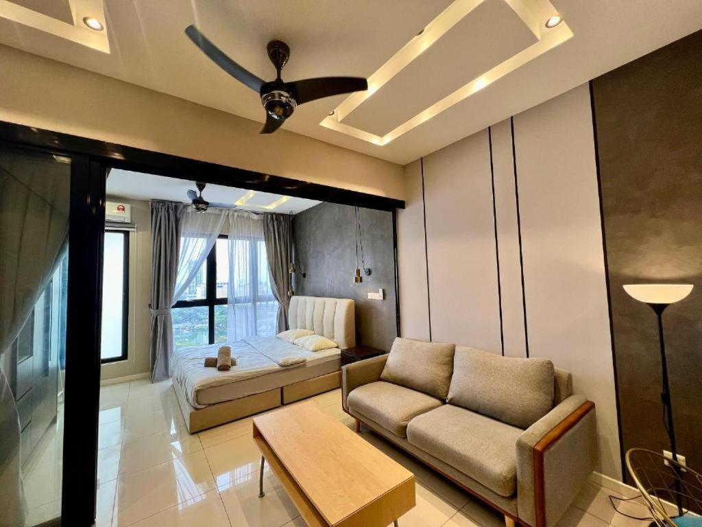 Highpark Suites In Petaling Jaya, Kelana Jaya By Plush Kampong Baharu Sungai Way Esterno foto