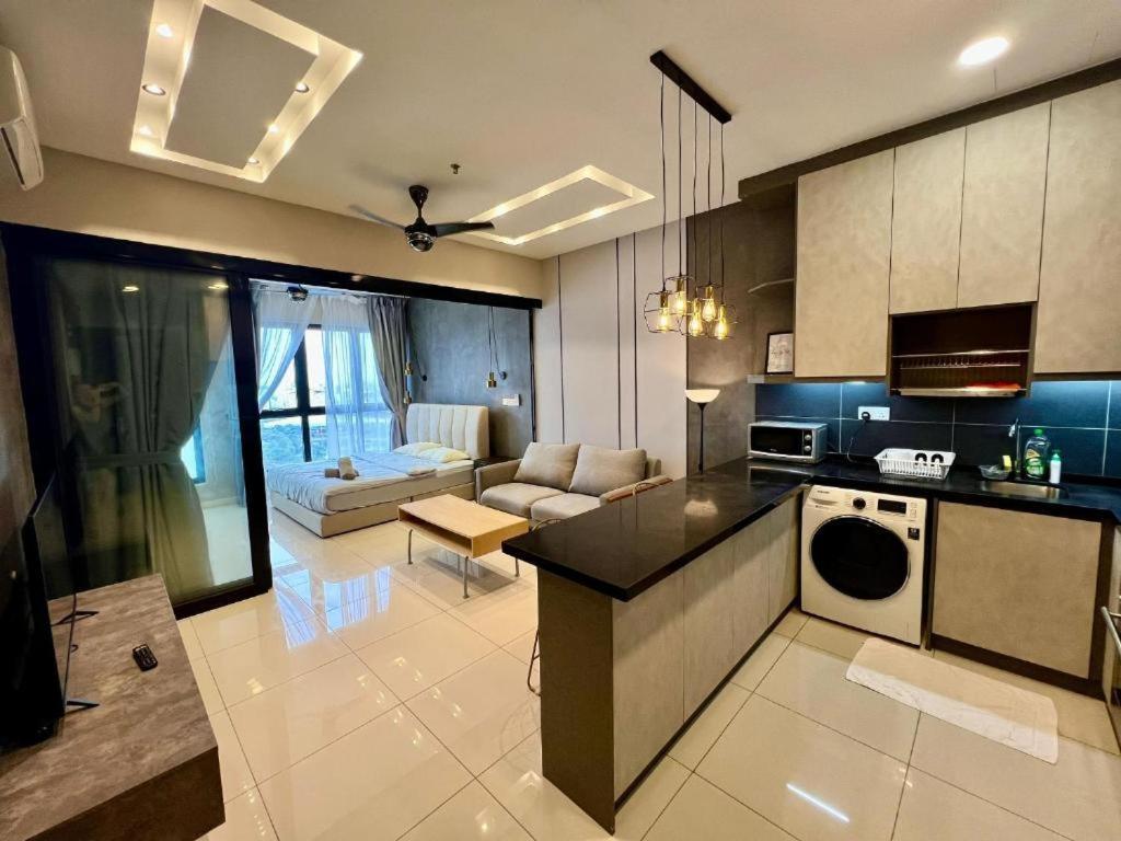 Highpark Suites In Petaling Jaya, Kelana Jaya By Plush Kampong Baharu Sungai Way Esterno foto