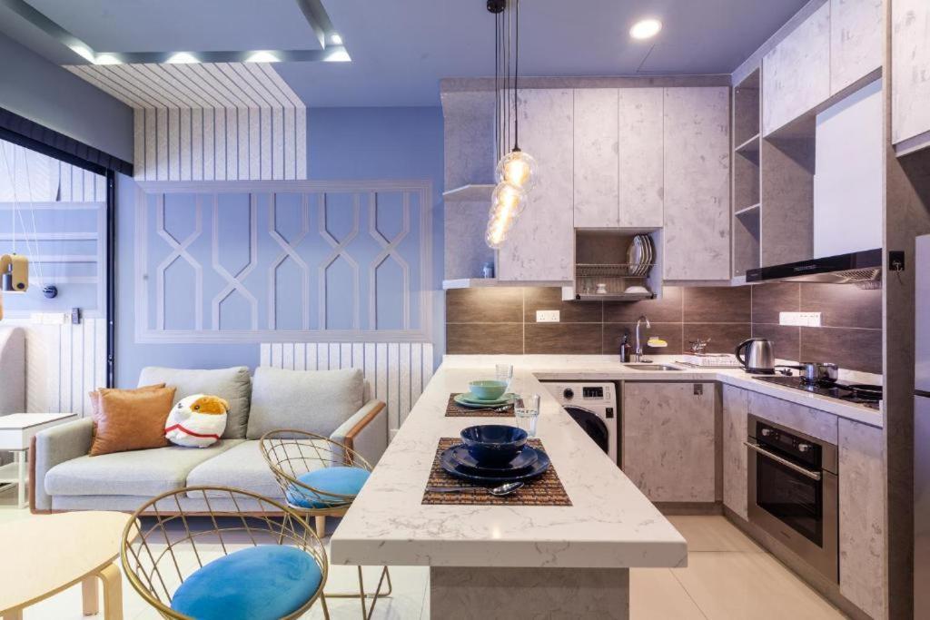 Highpark Suites In Petaling Jaya, Kelana Jaya By Plush Kampong Baharu Sungai Way Esterno foto