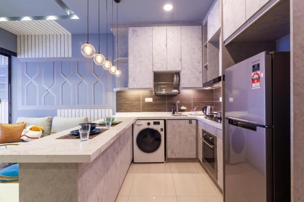 Highpark Suites In Petaling Jaya, Kelana Jaya By Plush Kampong Baharu Sungai Way Esterno foto