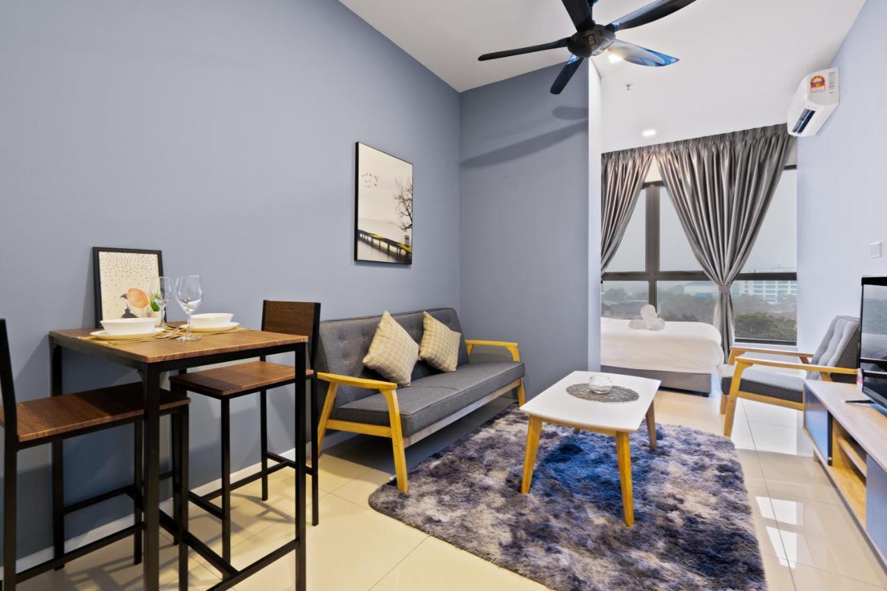 Highpark Suites In Petaling Jaya, Kelana Jaya By Plush Kampong Baharu Sungai Way Esterno foto
