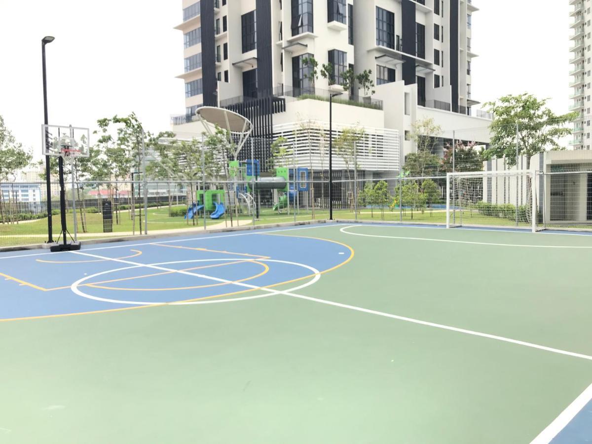 Highpark Suites In Petaling Jaya, Kelana Jaya By Plush Kampong Baharu Sungai Way Esterno foto