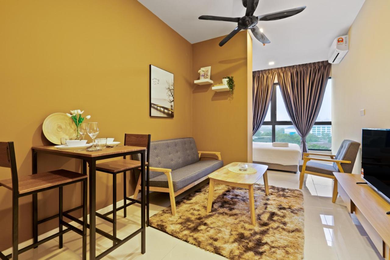 Highpark Suites In Petaling Jaya, Kelana Jaya By Plush Kampong Baharu Sungai Way Esterno foto